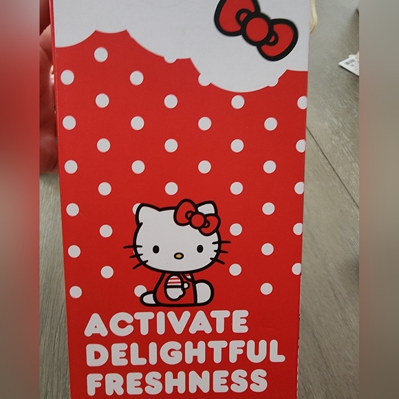 Hello Kitty Glass Reed Diffuser - Picture 3 of 5